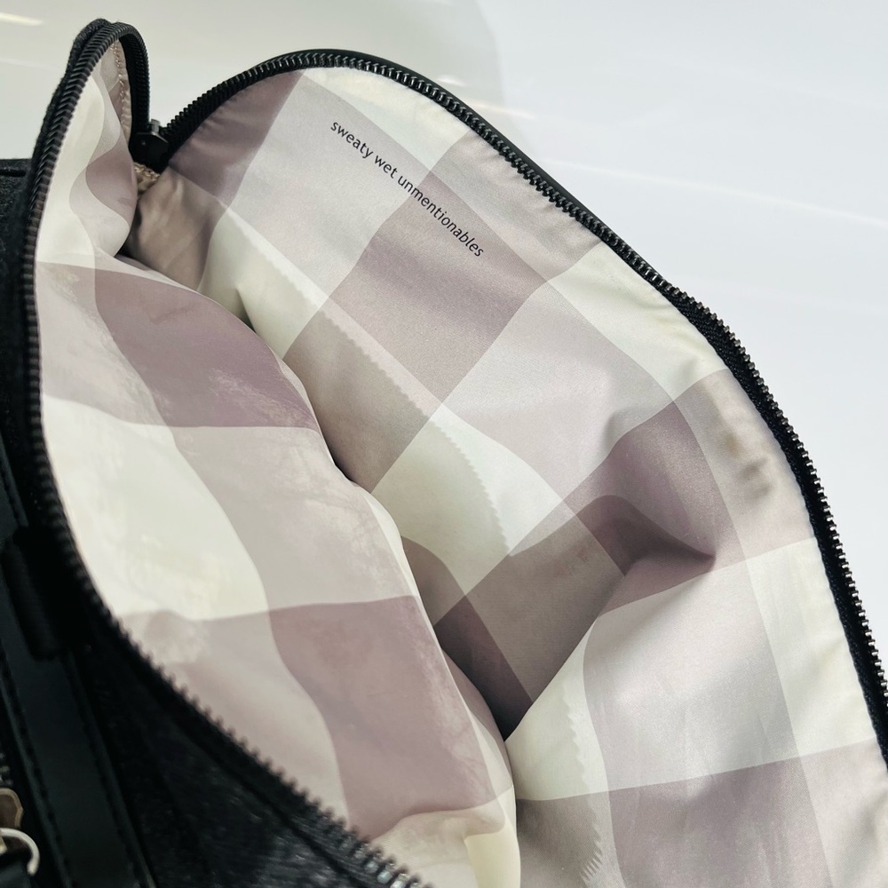 Lululemon Athletica Duffle Bag Gray/Black Large - Picture 8 of 16